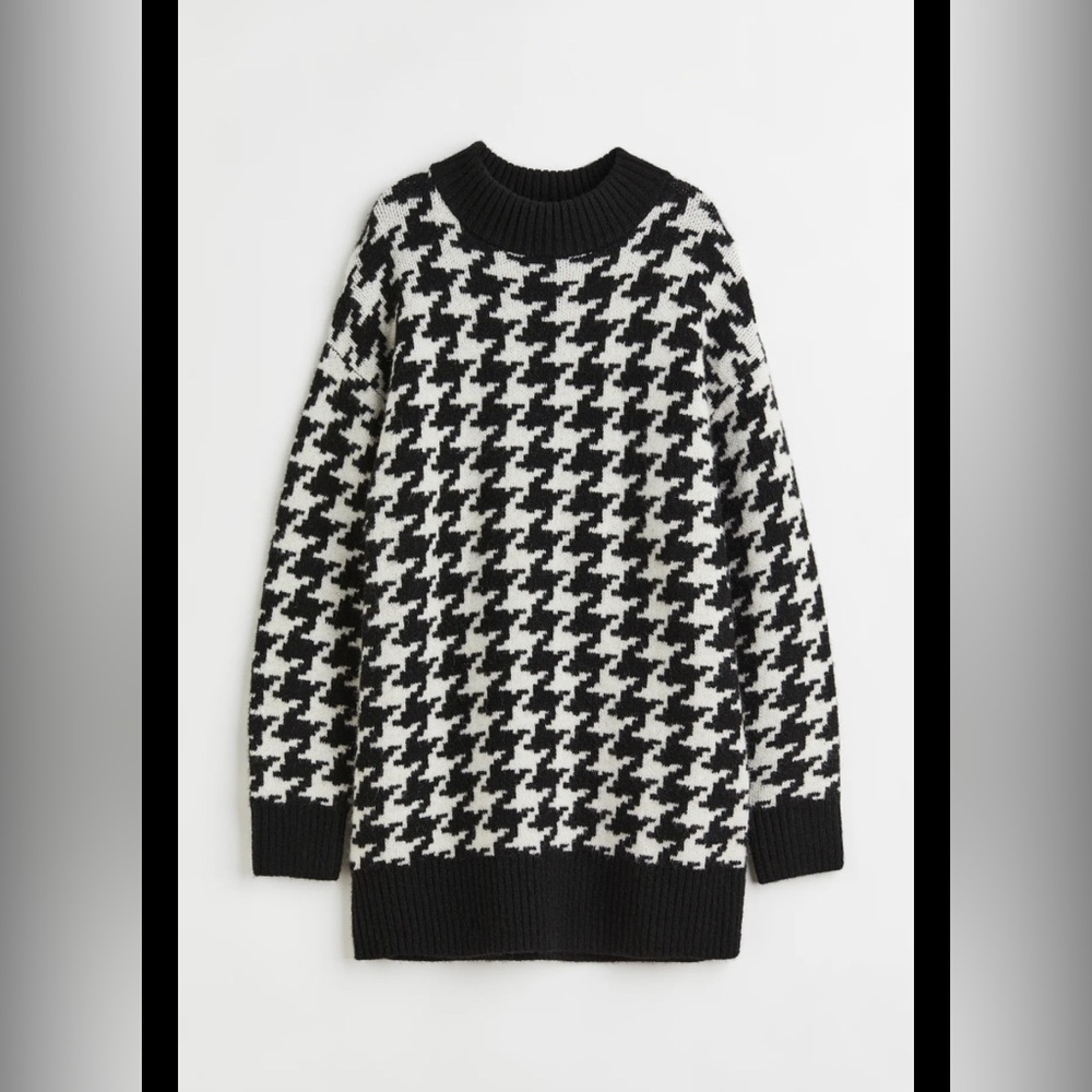 Black and White Houndstooth Sweater. H&M. Size small.